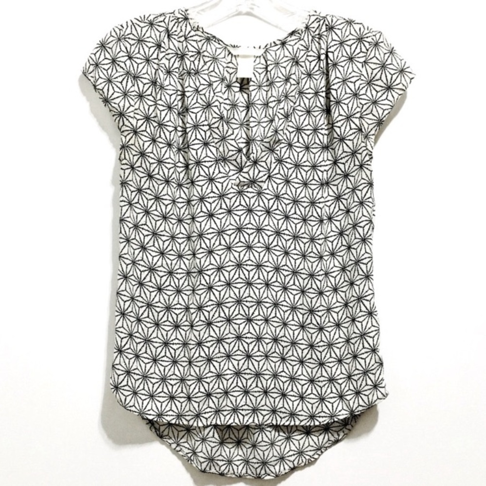 H&M Women’s Geometric Black & White Cap Sleeve Top Shirt
